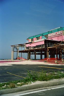 Sharkheads, a popular Biloxi tourist beach establishment - Click for a larger image